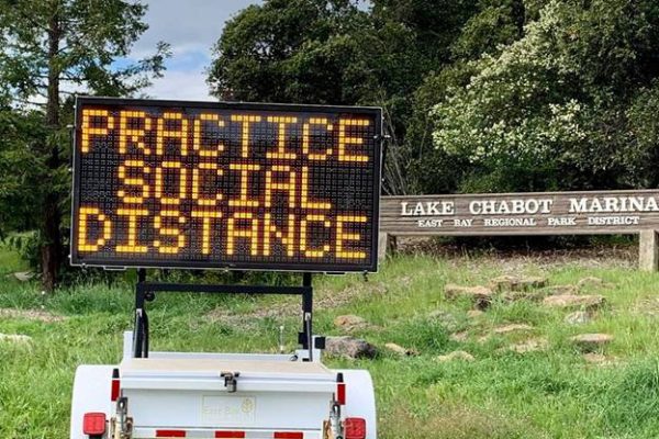 lake chabot social distance sign